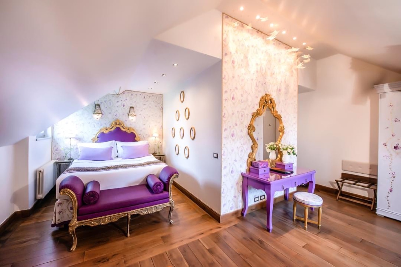 Pokoj v tlumených tónech